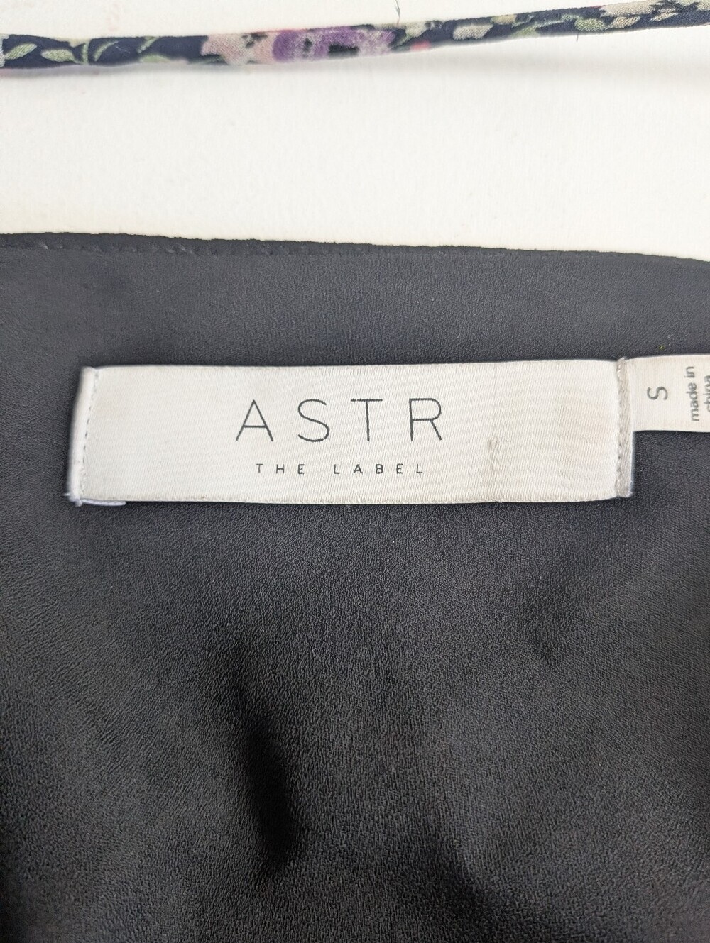 ASTR The Label Dress Women's Small Black Floral Puff Sleeve Fit And Flare EUC - Picture 8 of 13